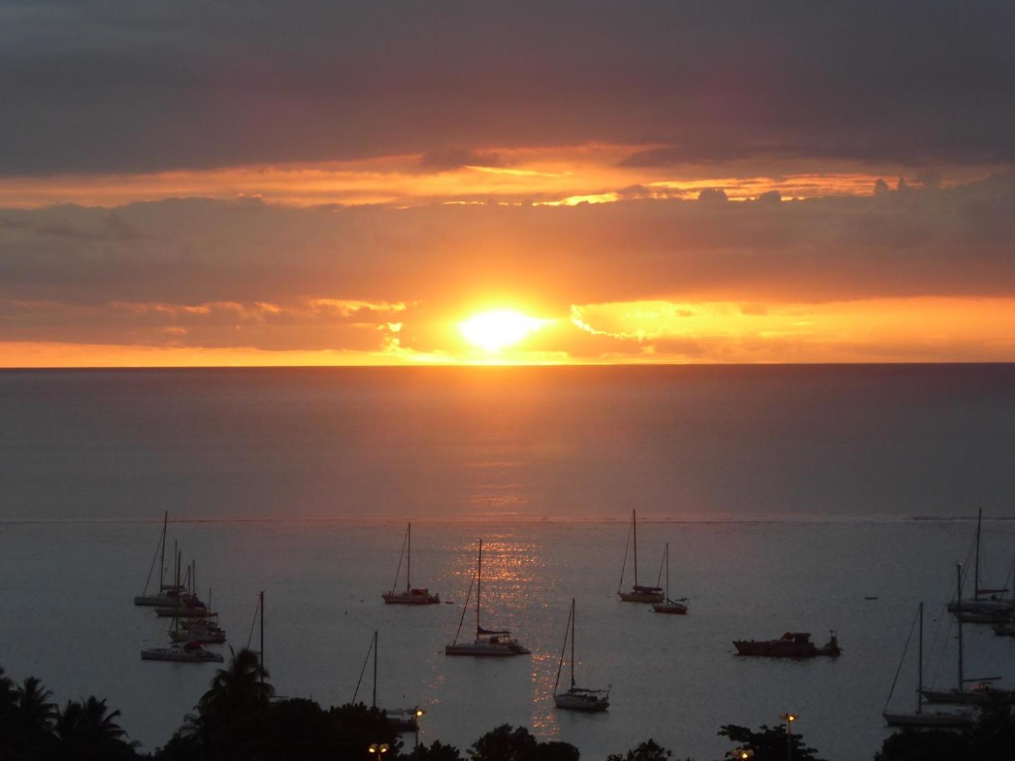 Maeva Sunset View Hotel Punaauia  Exterior photo
